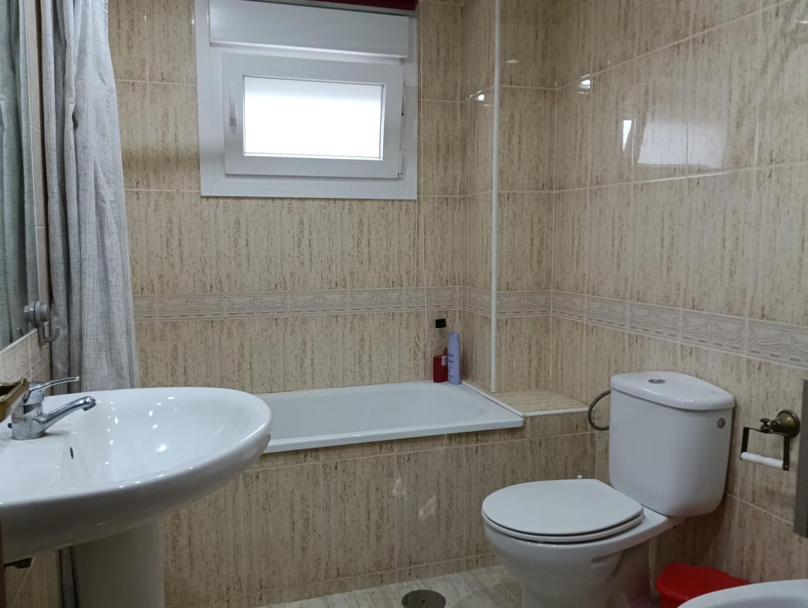 3 bedroom Flat for rent in Malaga city - € 1,300 (Ref: 9548413)