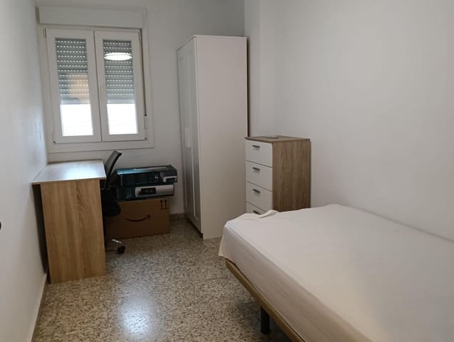 3 soveværelse Lejlighed til leje i La Paz, Málaga by - € 1.300 (Ref: 9548413)