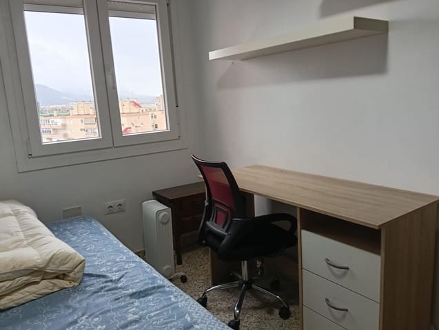 3 soveværelse Lejlighed til leje i La Paz, Málaga by - € 1.300 (Ref: 9548413)
