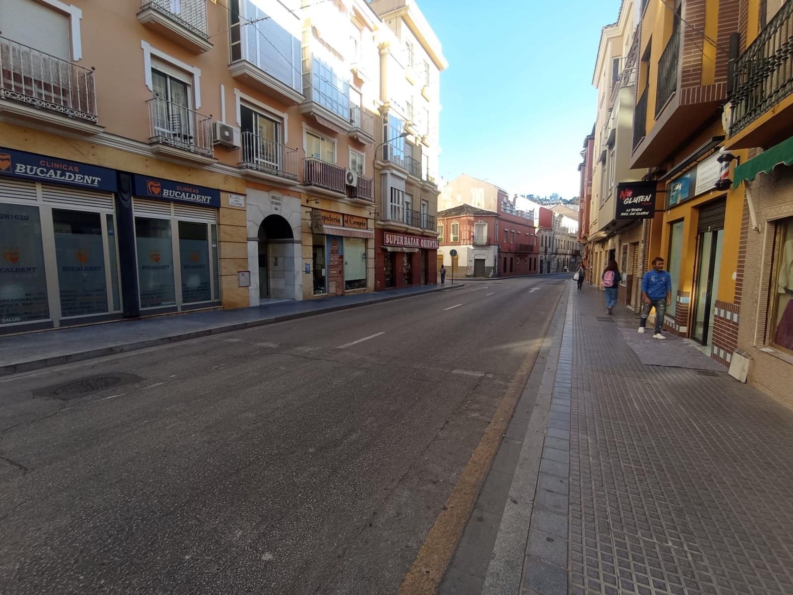 Erhverv til leje i Malaga by - € 2.000 (Ref: 9568994)