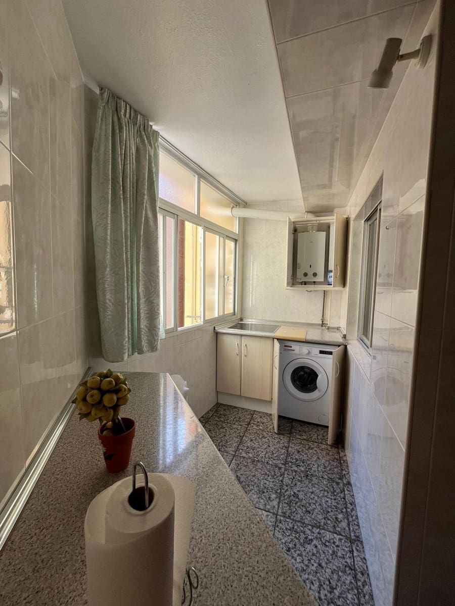 3 sypialnia Mieszkanie na sprzedaż w Miasto Malaga z garażem - 277 995 € (Ref: 9574790)