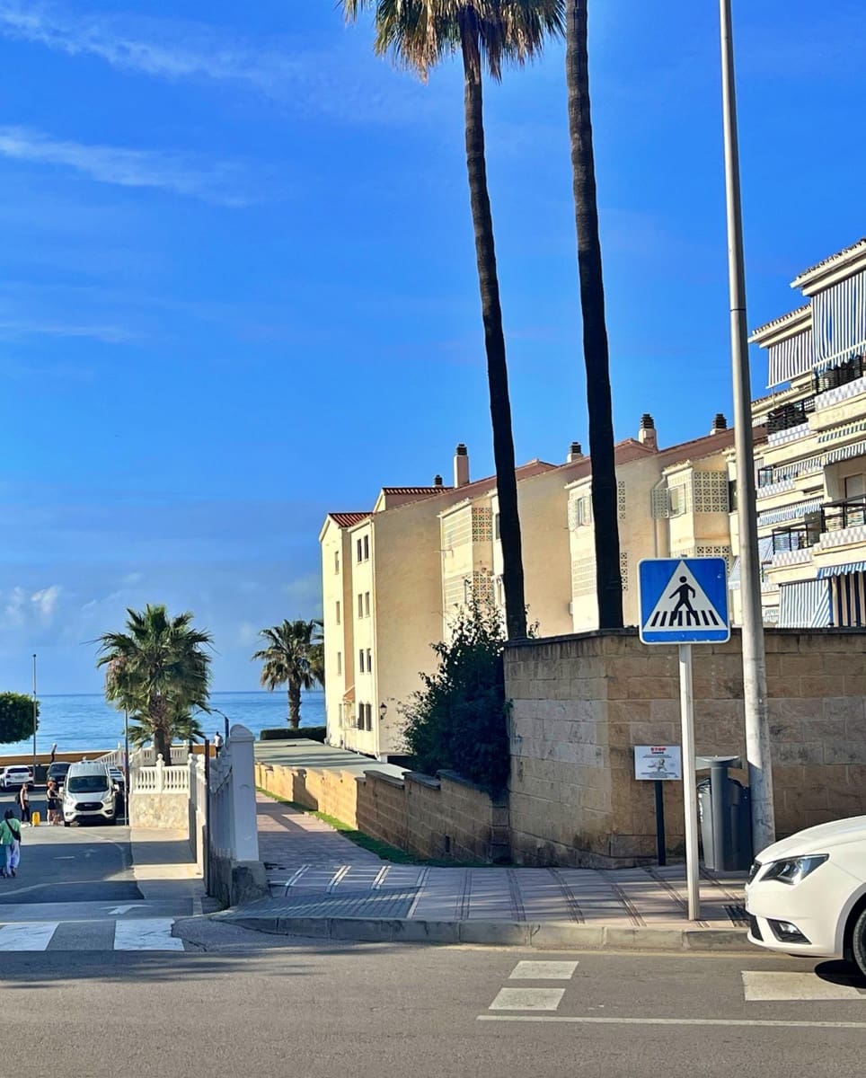 2 bedroom Flat for sale in Rincon de la Victoria - € 280,000 (Ref: 9605171)