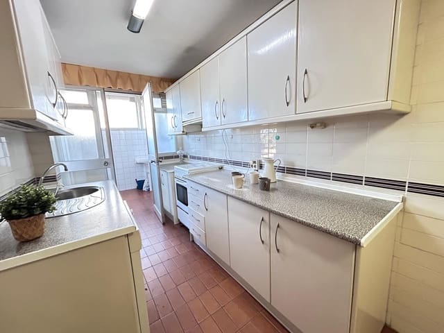 3 sovrum Lägenhet till salu i El Palo, Málaga stad med garage - 732 000 € (Ref: 9611405)