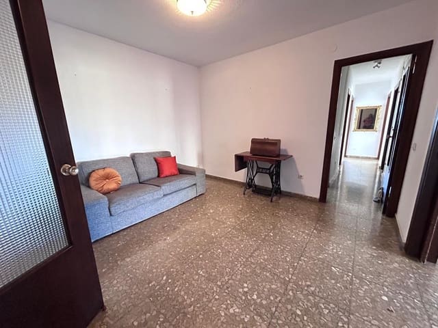 3 bedroom Flat for sale in El Palo, Málaga city with garage - € 732,000 (Ref: 9611405)