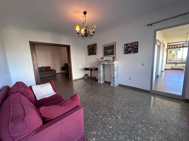 3 bedroom Flat for sale in El Palo, Málaga city with garage - € 732,000 (Ref: 9611405)