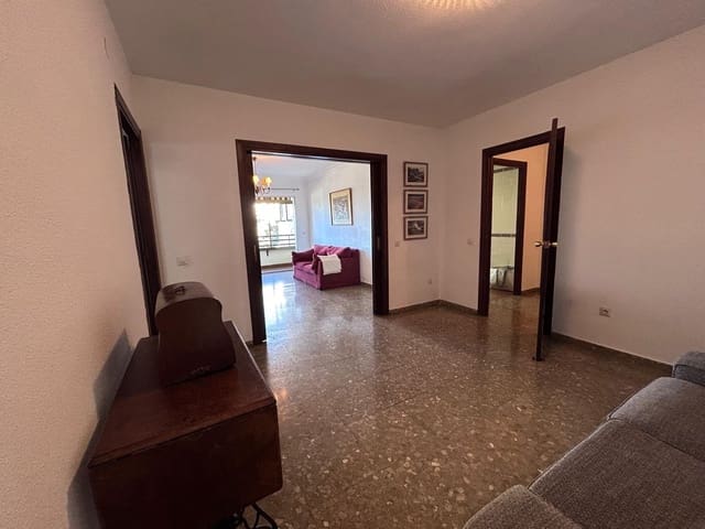 3 bedroom Flat for sale in El Palo, Málaga city with garage - € 732,000 (Ref: 9611405)