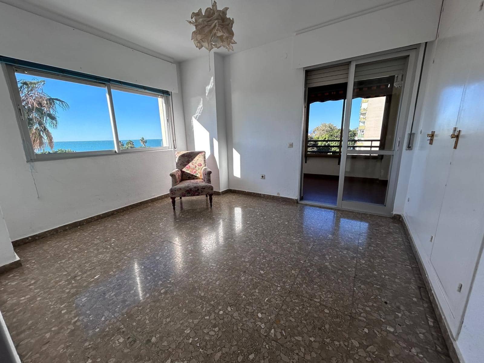 3 bedroom Flat for sale in Malaga city with garage - € 732,000 (Ref: 9611405)