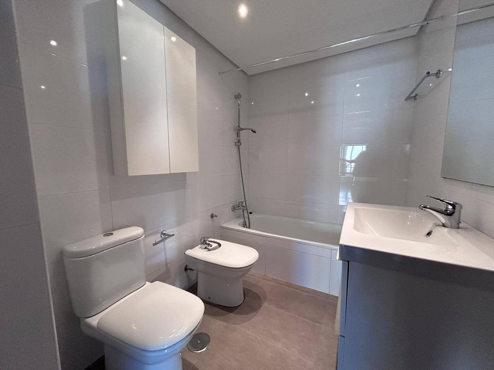 3 bedroom Flat for sale in Malaga city with garage - € 732,000 (Ref: 9611405)