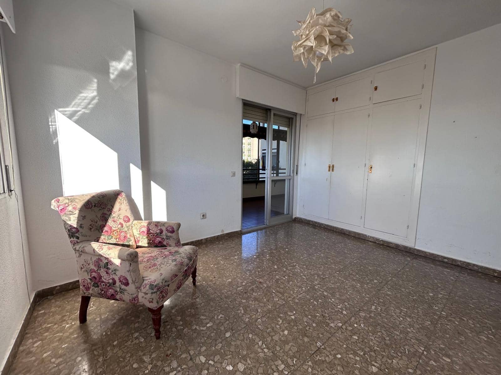 3 bedroom Flat for sale in Malaga city with garage - € 732,000 (Ref: 9611405)