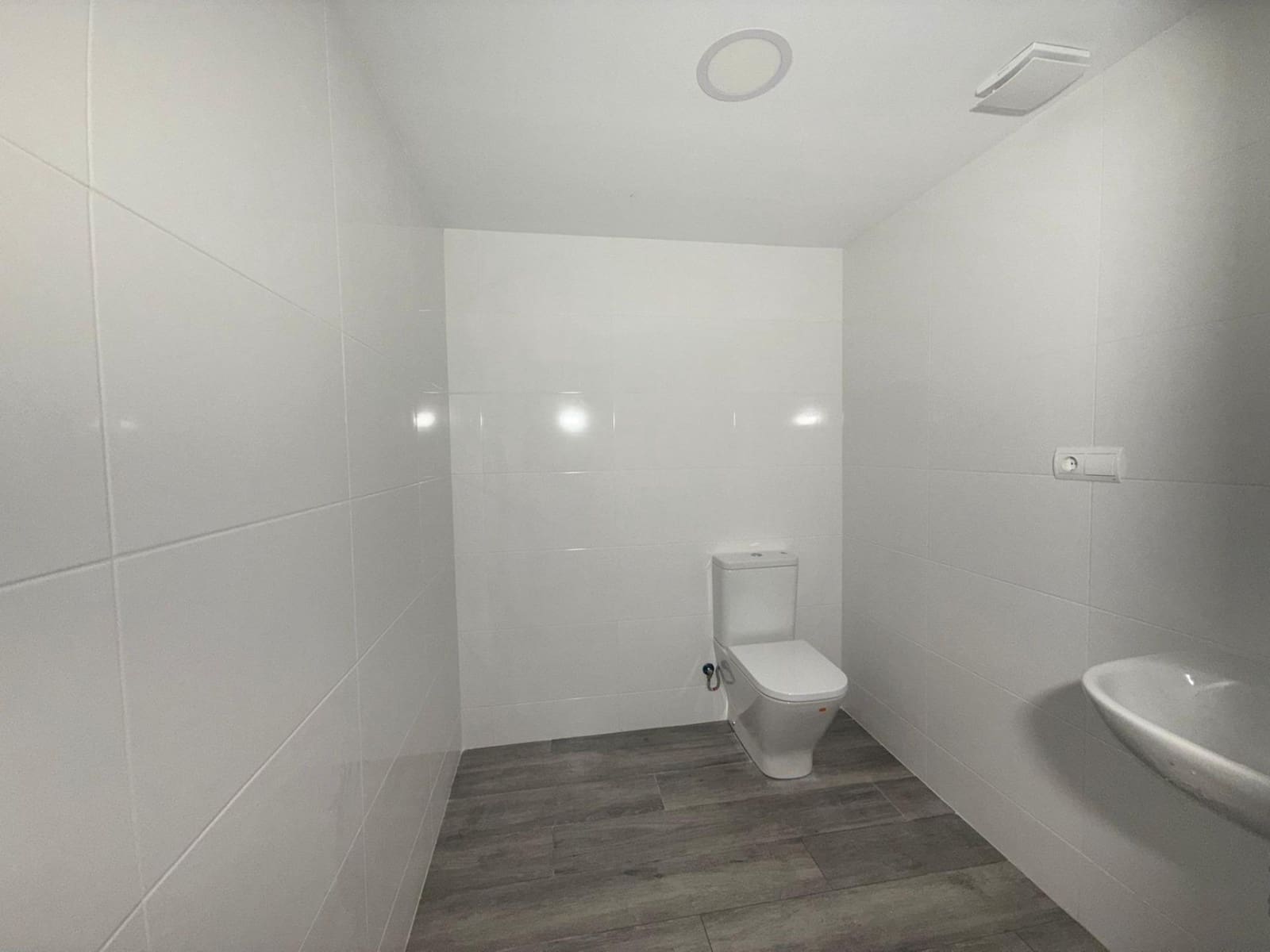 Toimisto vuokrattavana paikassa Malaga kaupunki - 1 350 € (Ref: 9627784)