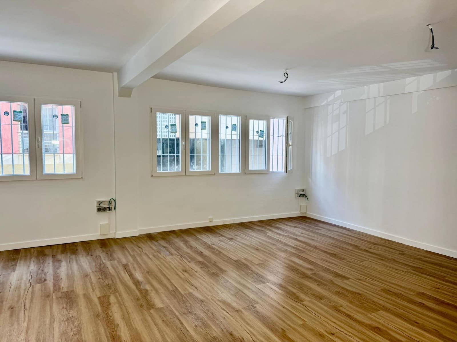 Toimisto vuokrattavana paikassa Malaga kaupunki - 1 350 € (Ref: 9627784)