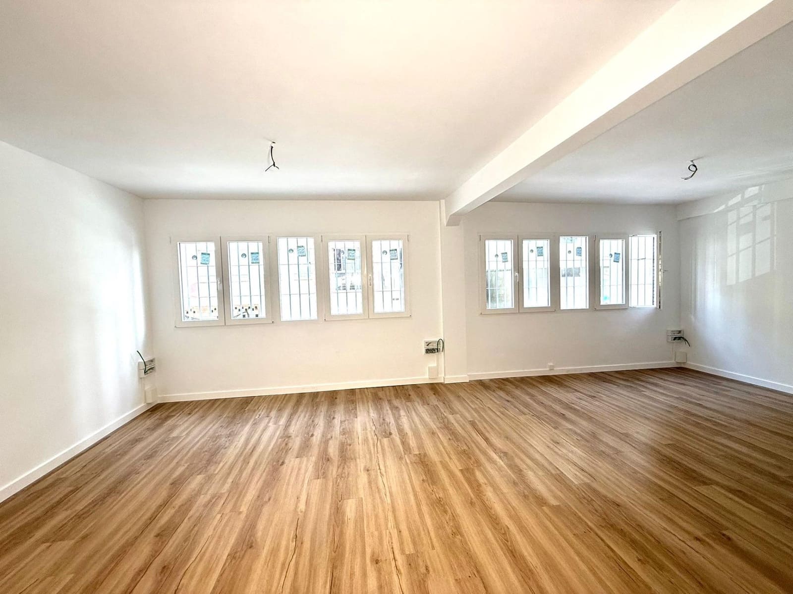 Toimisto vuokrattavana paikassa Malaga kaupunki - 1 350 € (Ref: 9627784)