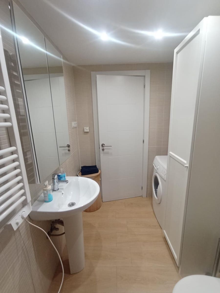 2 soverom Leilighet til leie i Malaga by - € 1 300 (Ref: 9634500)