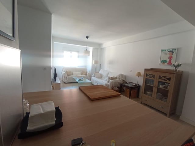 2 soverom Leilighet til leie i Málaga by - € 1 300 (Ref: 9634500)