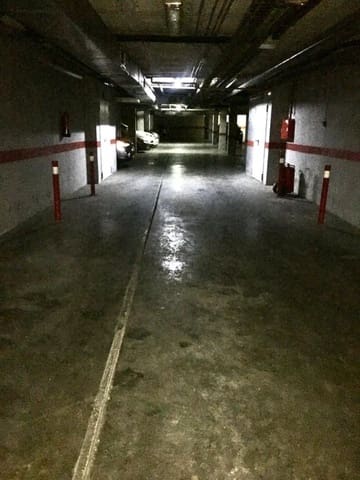 Garage for rent in Centro Historico, Málaga city - € 120 (Ref: 9648367)