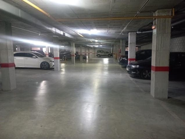 Garage for rent in Centro Historico, Málaga city - € 120 (Ref: 9648367)