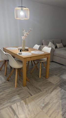 4 makuuhuone Asunto myytävänä paikassa Carretera de Cadiz, Málaga kaupunki mukana 
autotalli - 450 000 € (Ref: 9648368)