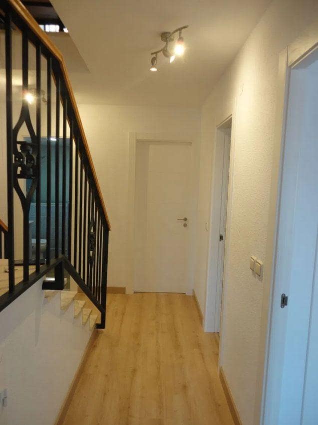 4 Zimmer Villa zu verkaufen in Malaga Stadt mit Pool Garage - 575.000 € (Ref: 9652186)