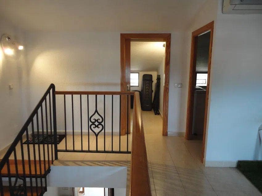 4 Zimmer Villa zu verkaufen in Malaga Stadt mit Pool Garage - 575.000 € (Ref: 9652186)