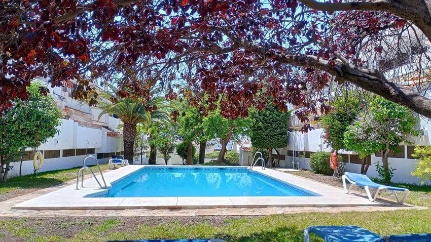 4 Zimmer Villa zu verkaufen in Malaga Stadt mit Pool Garage - 575.000 € (Ref: 9652186)