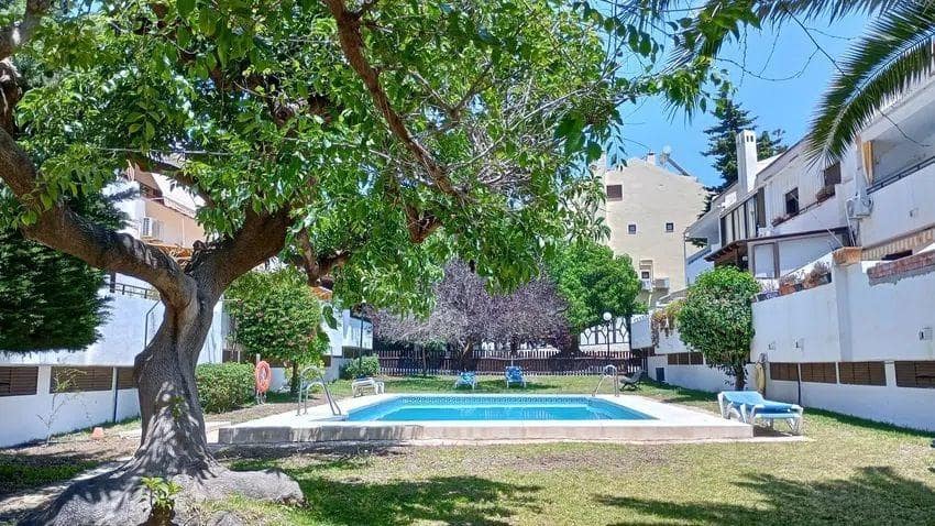 4 Zimmer Villa zu verkaufen in Malaga Stadt mit Pool Garage - 575.000 € (Ref: 9652186)