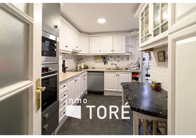 3 sypialnia Mieszkanie na sprzedaż w Miasto Málaga z basenem - 540 000 € (Ref: 9666741)