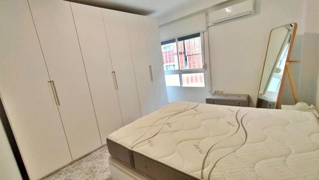 Piso de 3 habitaciones en Málaga ciudad en alquiler - 1.500 € (Ref: 9666743)