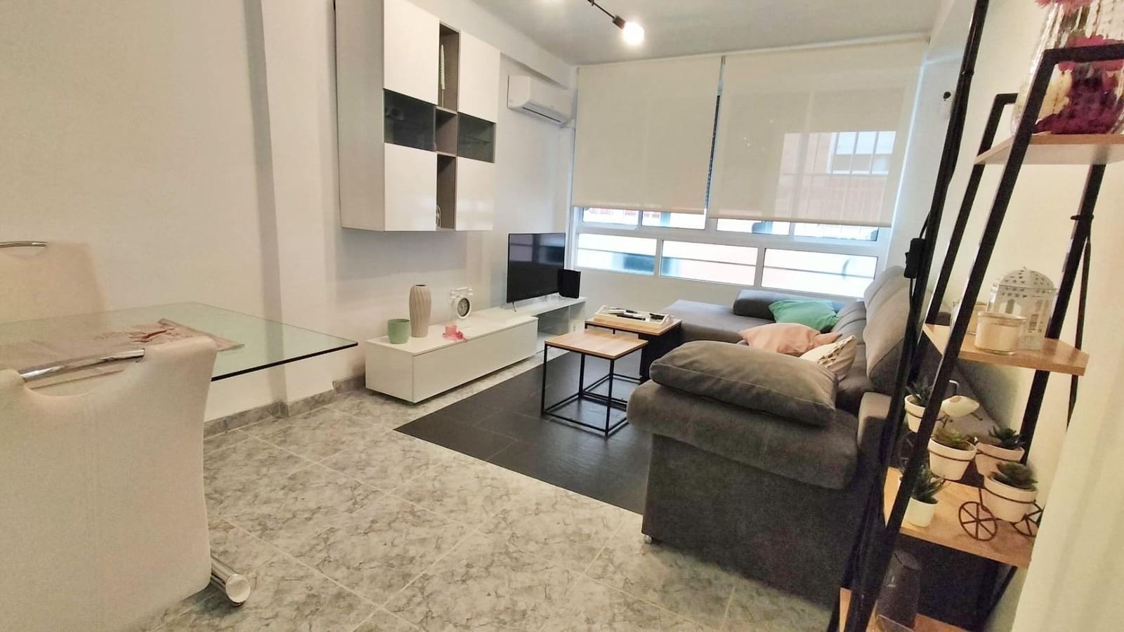 Piso de 3 habitaciones en Málaga ciudad en alquiler - 1.500 € (Ref: 9666743)