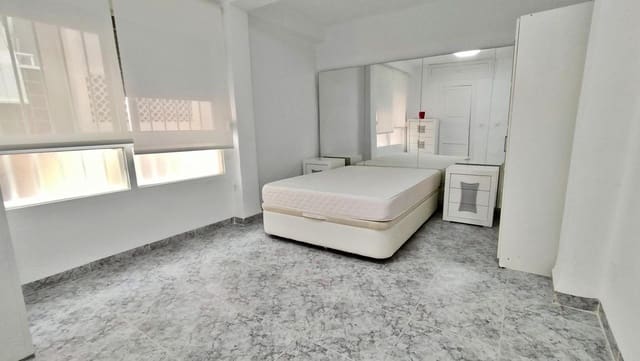 3 bedroom Flat for rent in Málaga city - € 1,500 (Ref: 9666743)