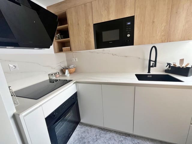 3 bedroom Flat for rent in Málaga city - € 1,500 (Ref: 9666743)