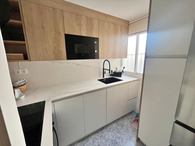 3 bedroom Flat for rent in Málaga city - € 1,500 (Ref: 9666743)