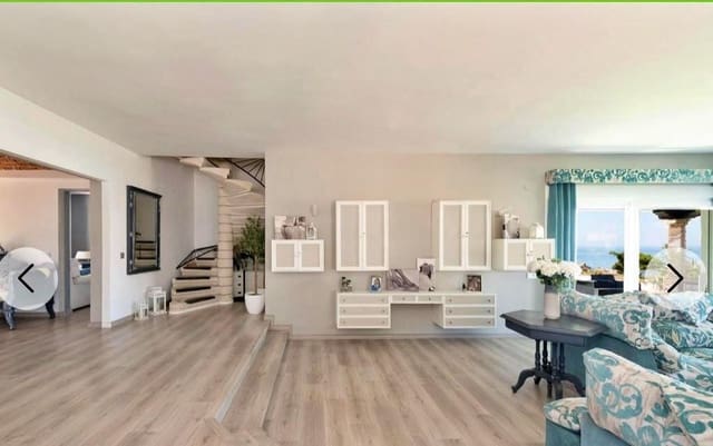 5 bedroom Villa for sale in La Cala del Moral, Rincón de la Victoria - € 1,350,000 (Ref: 9674443)