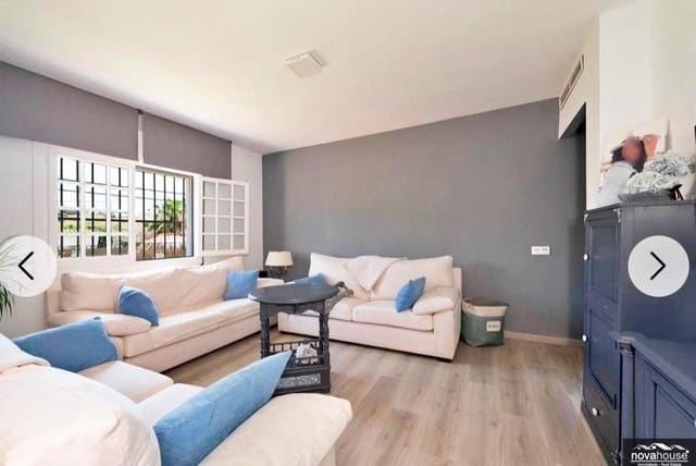 5 bedroom Villa for sale in La Cala del Moral, Rincón de la Victoria - € 1,350,000 (Ref: 9674443)