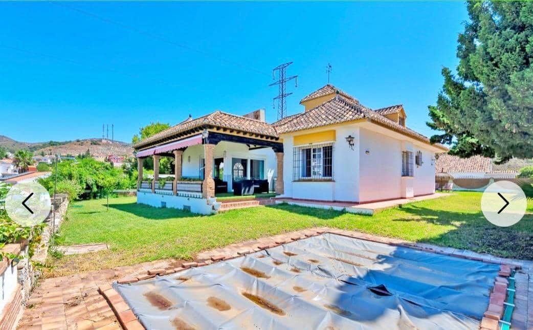 5 bedroom Villa for sale in La Cala del Moral - € 1,350,000 (Ref: 9674443)