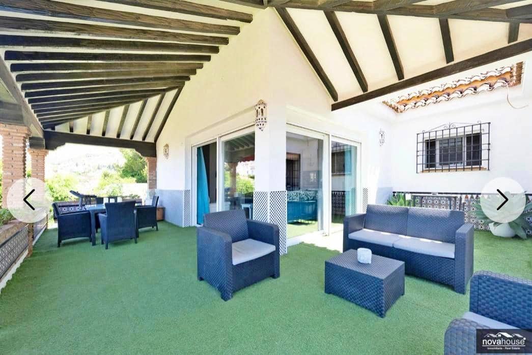 5 bedroom Villa for sale in La Cala del Moral - € 1,350,000 (Ref: 9674443)