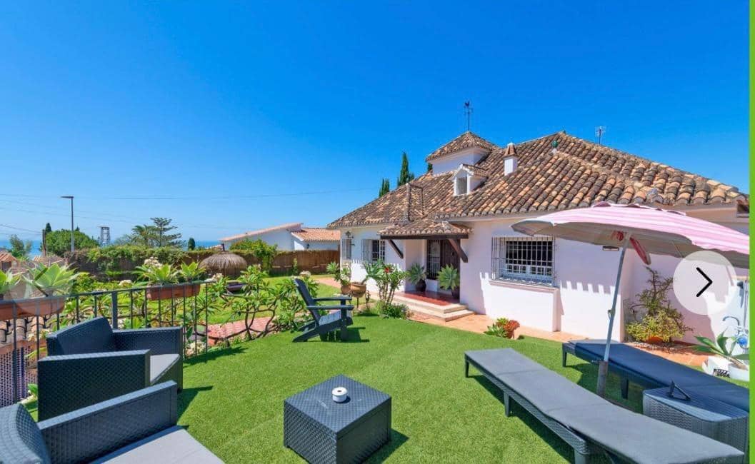 5 bedroom Villa for sale in La Cala del Moral - € 1,350,000 (Ref: 9674443)