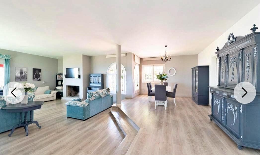 5 bedroom Villa for sale in La Cala del Moral - € 1,350,000 (Ref: 9674443)