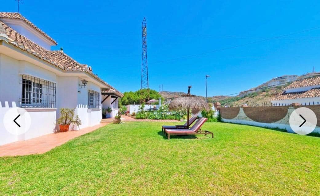 5 bedroom Villa for sale in La Cala del Moral - € 1,350,000 (Ref: 9674443)