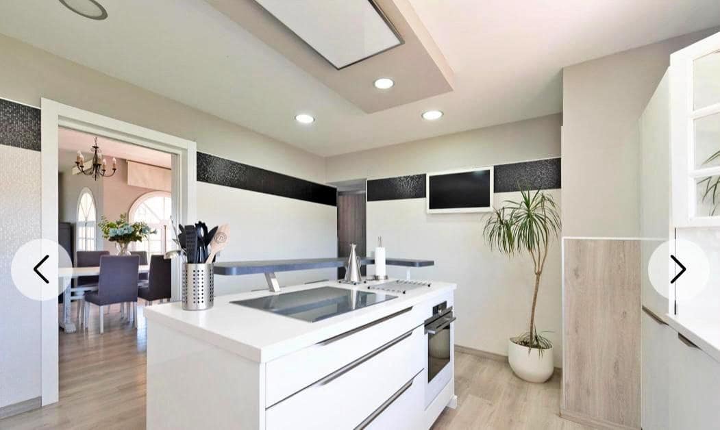 5 bedroom Villa for sale in La Cala del Moral - € 1,350,000 (Ref: 9674443)