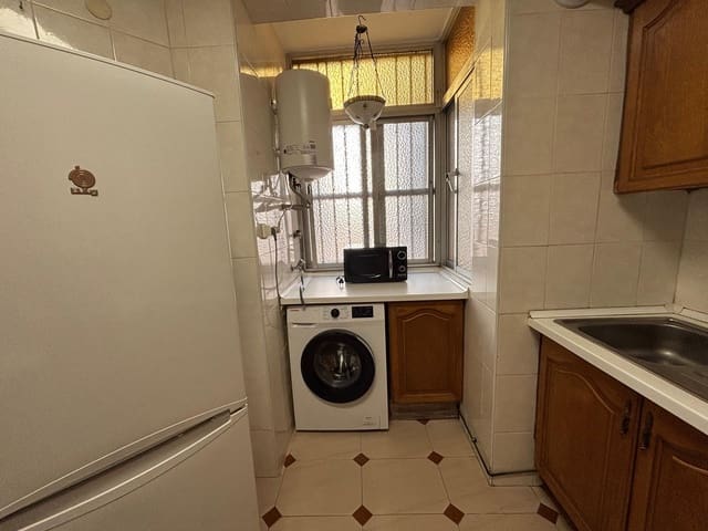 3 sovrum Lägenhet till salu i Cruz del Humilladero, Málaga stad - 252 000 € (Ref: 9674445)