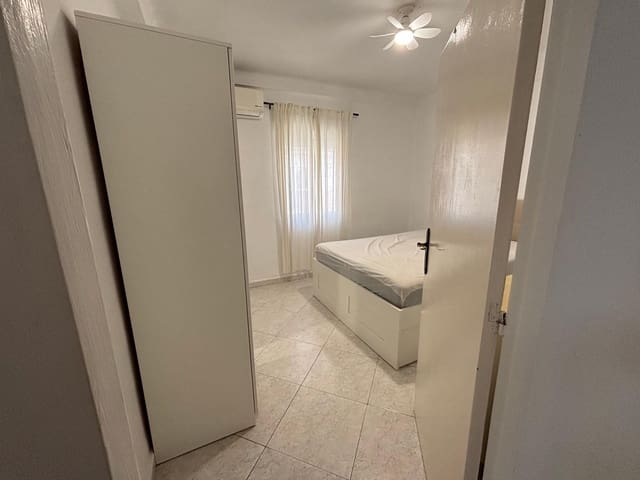 3 sovrum Lägenhet till salu i Cruz del Humilladero, Málaga stad - 252 000 € (Ref: 9674445)