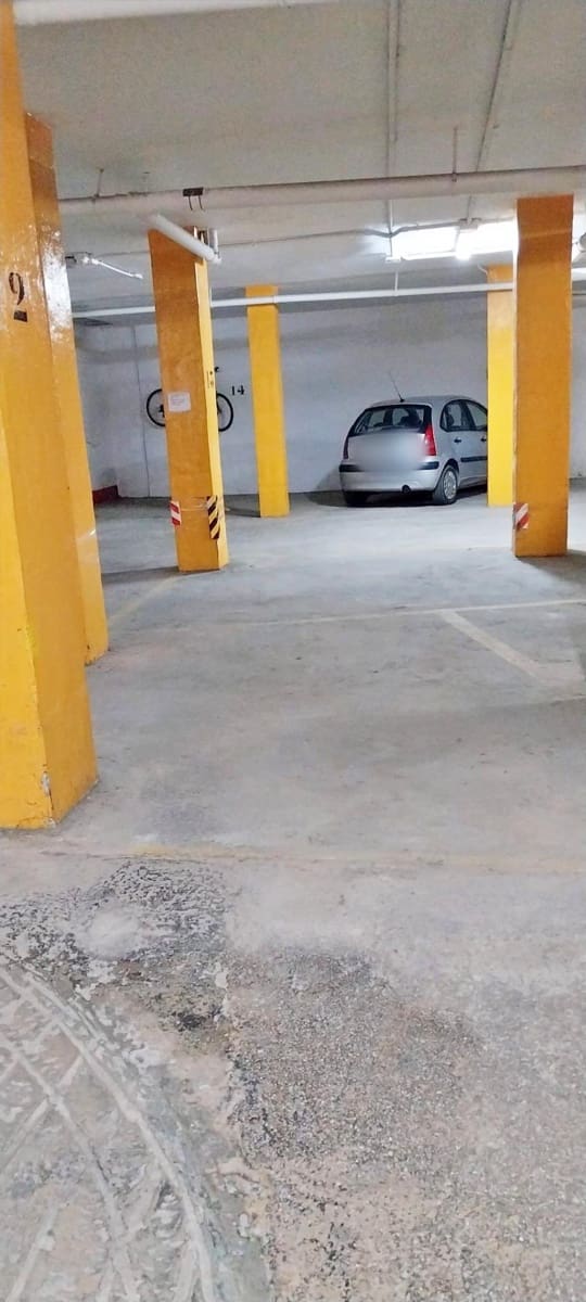 Garage att hyra i Malaga stad - 100 € (Ref: 9674446)
