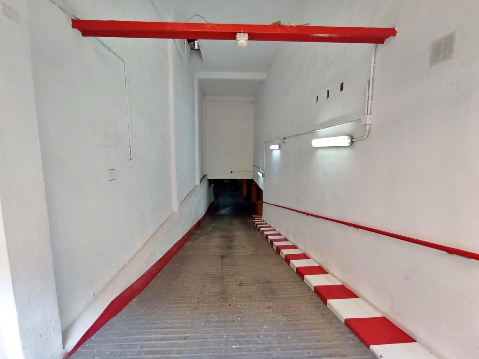 Garage att hyra i Malaga stad - 100 € (Ref: 9674446)