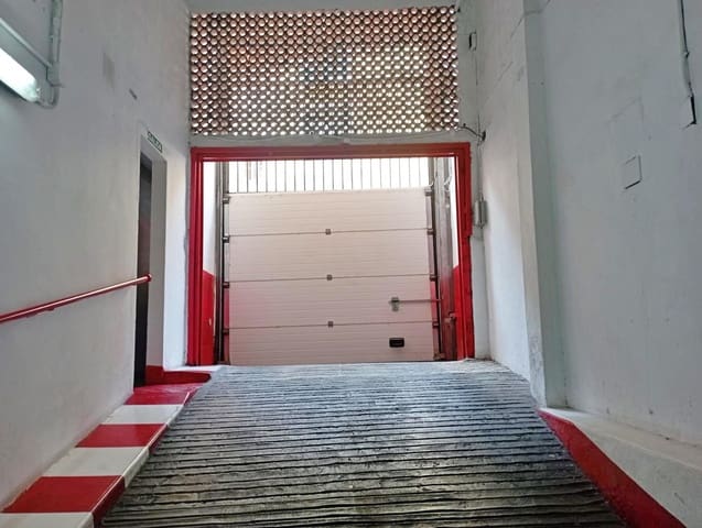Garage att hyra i Málaga stad - 100 € (Ref: 9674446)