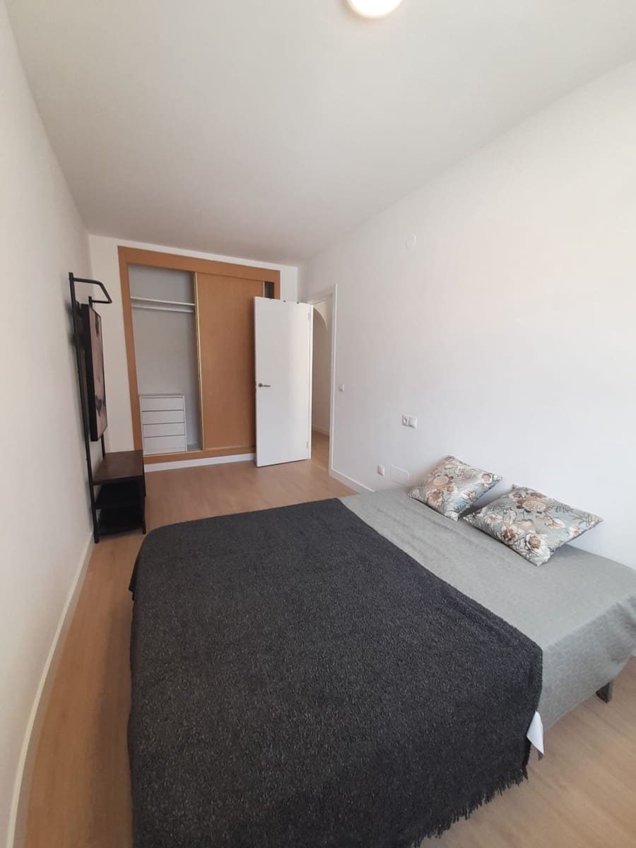 2 sypialnia Penthouse na sprzedaż w Miasto Malaga z garażem - 330 000 € (Ref: 9679980)