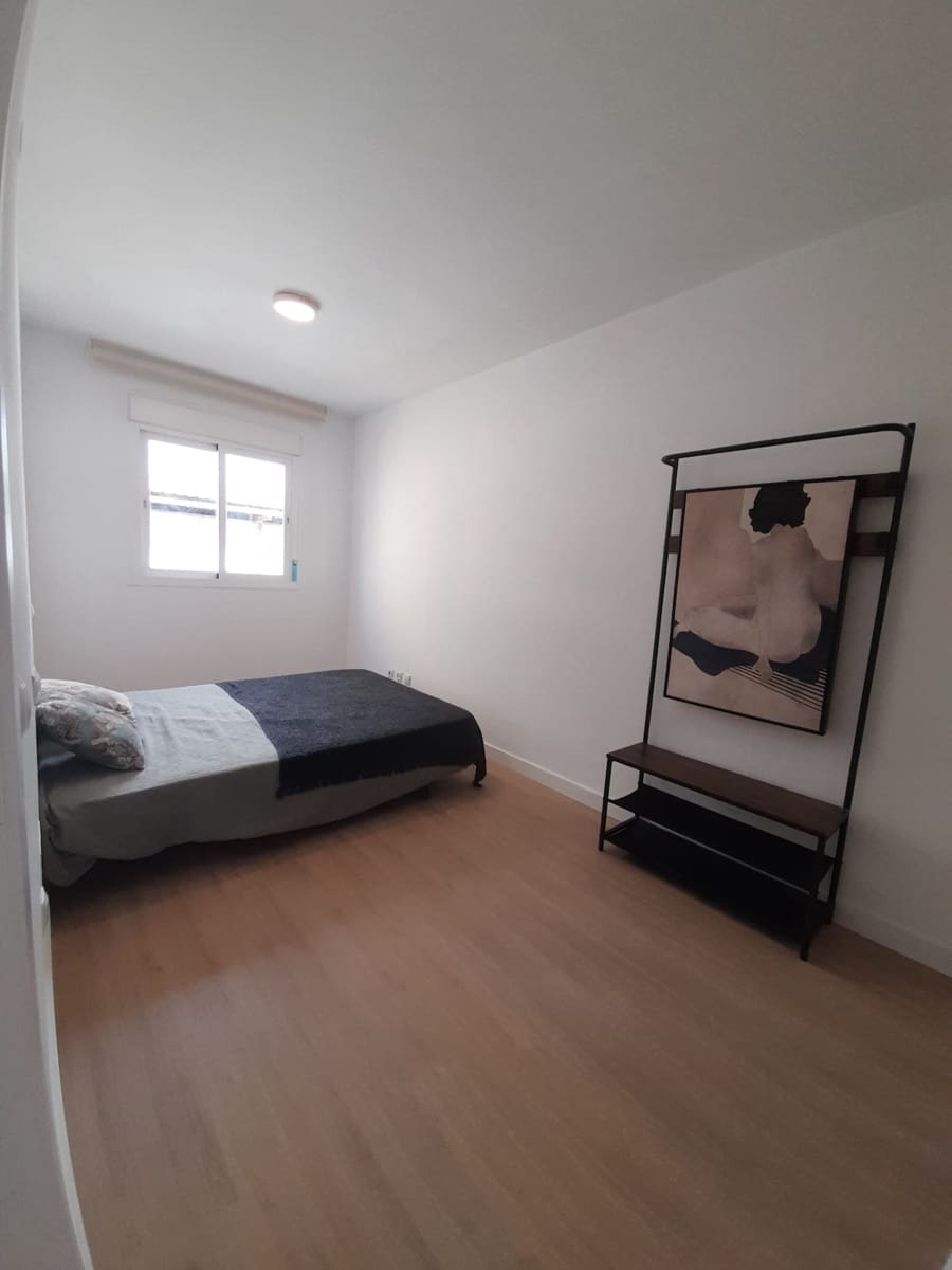 2 sypialnia Penthouse na sprzedaż w Miasto Malaga z garażem - 330 000 € (Ref: 9679980)