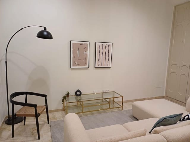 1 soverom Leilighet til salgs i Málaga by med garasje - € 230 000 (Ref: 9679982)