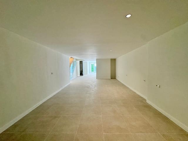 3 bedroom Penthouse for sale in Málaga city - € 450,000 (Ref: 9702091)