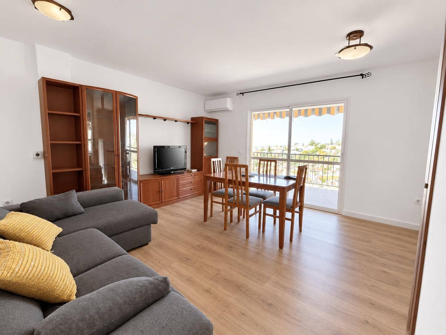 3 bedroom Terraced Villa for sale in Torre de Benagalbon with garage - € 319,000 (Ref: 9712149)