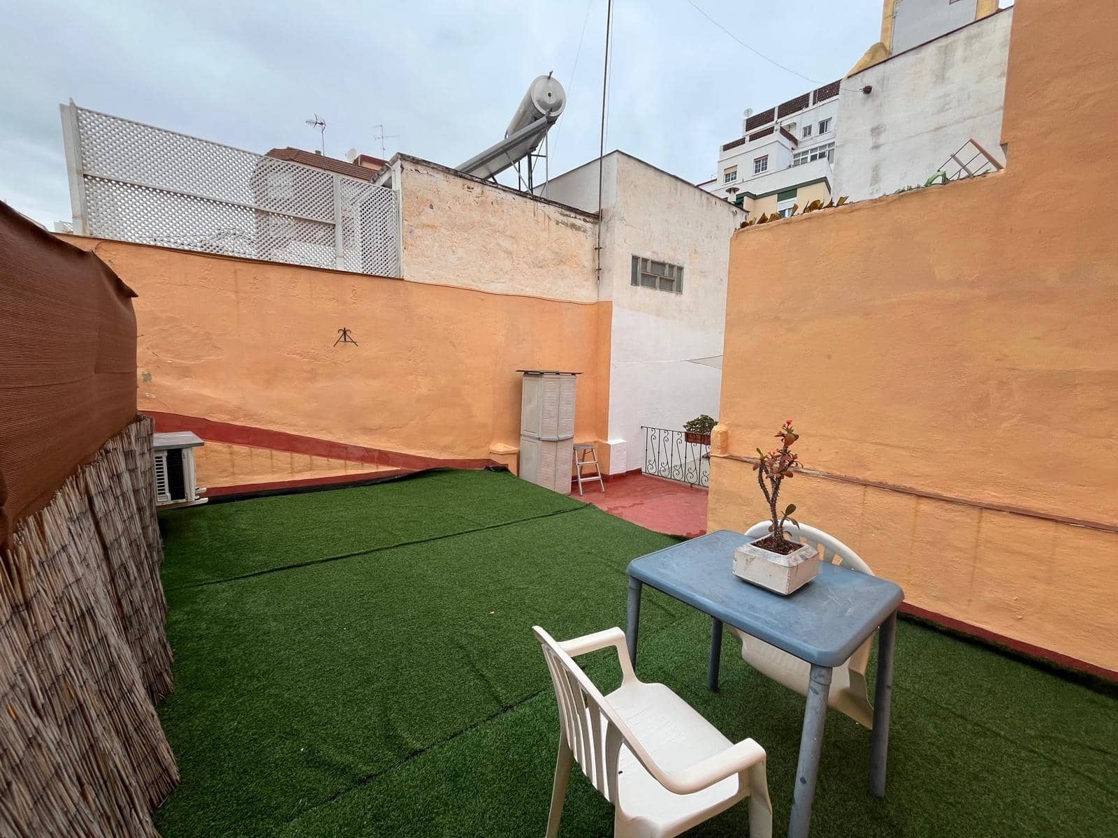 1 sypialnia Bungalow do wynajęcia w Miasto Malaga - 870 € (Ref: 9712150)